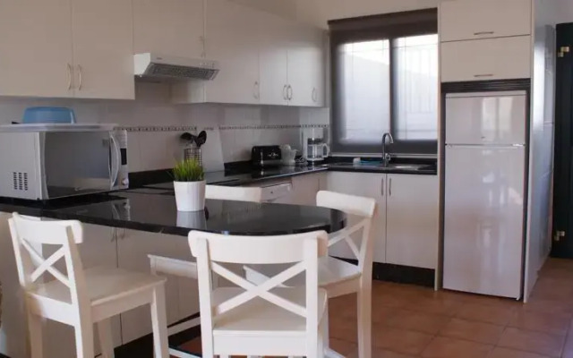 Holiday House Teguisa