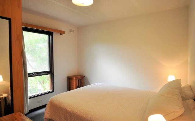 Shangri-La On Surf Parade - Free Wifi!