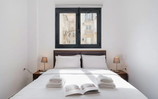 Sanders Home Suites - Bright Downtown 2-bdr. Apt