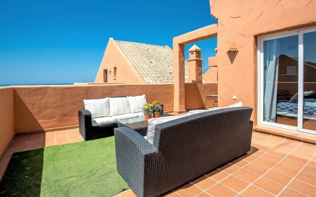 Beautiful 2 Bed 2 Bath, Duplex Penthouse JC30