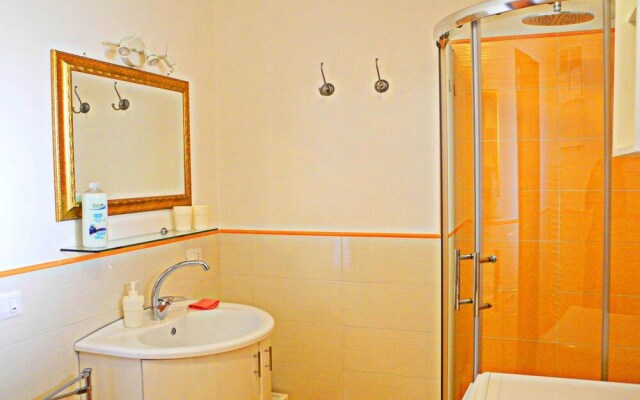 Spacious Holiday Home in Lucca With Swimming Pool