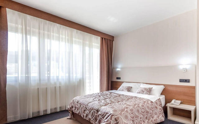 Hotel Macola