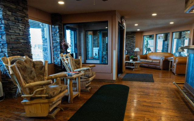 Pinedale Hotel & Suites