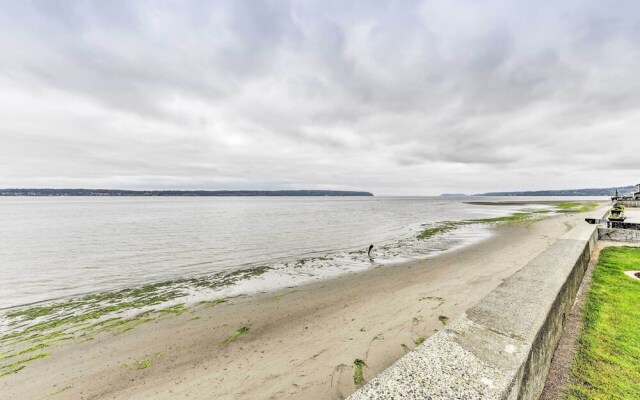 Beachfront Whidbey Island Home + Apartment!