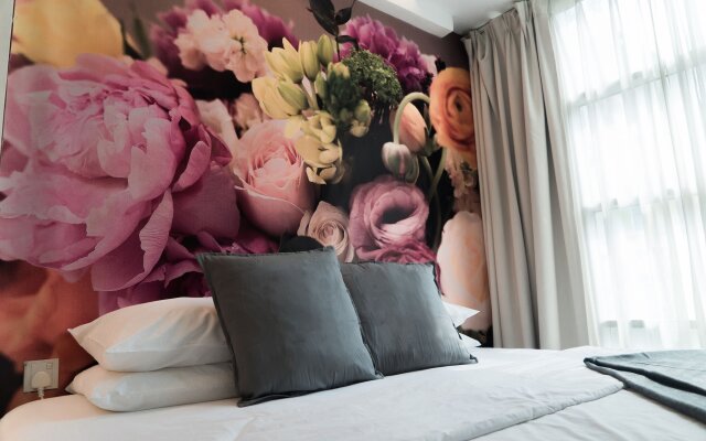 V Garden Hotel