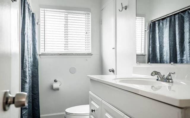 Beautiful retreat Home Near Auburn Hills/Waterford