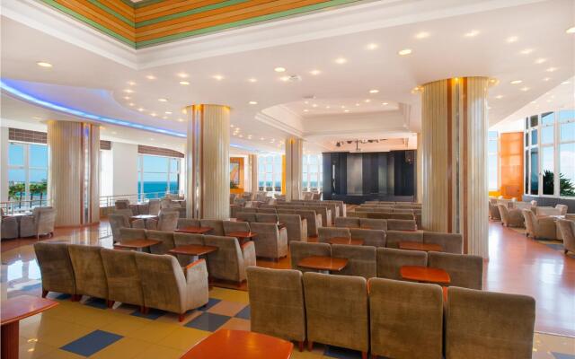 Iberostar Waves Bouganville Playa