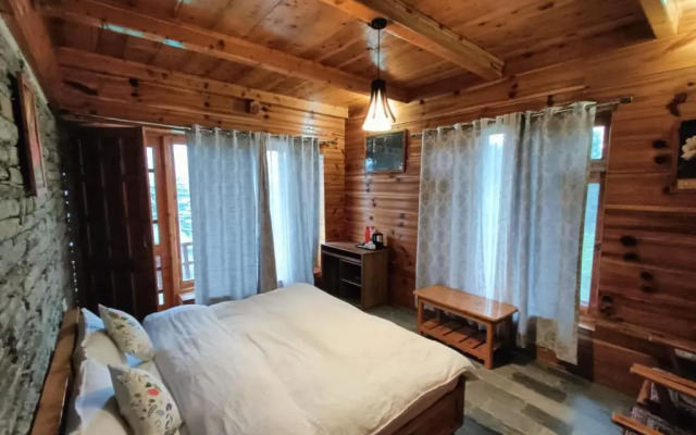 Ishan Log Huts- Boutique Homestay- since 1999