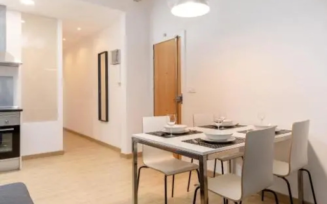 Beautiful 2-bedroom Flat In The City Center