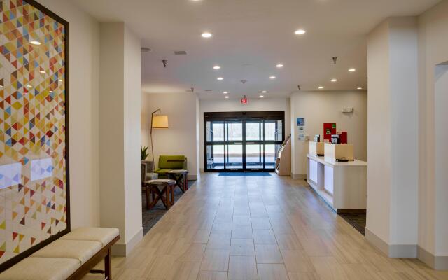 Holiday Inn Express Hotel & Suites Oklahoma City - Bethany, an IHG Hotel