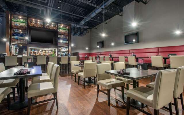 Clarion Hotel & Suites