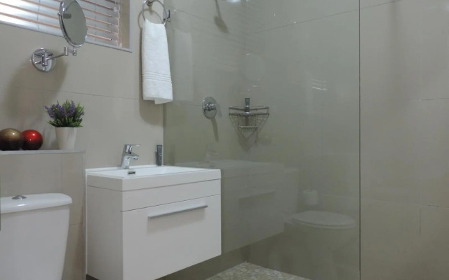 Vredenburg Boutique Lodge