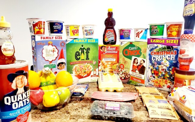 Kernersville Hot Tub Pool Arcade Gym Wifi Coffee