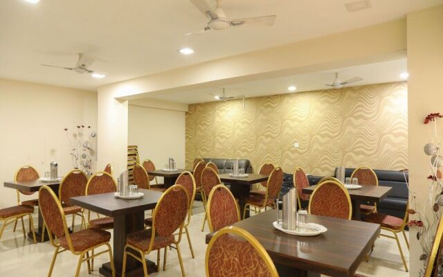 OYO Flagship 072 Hotel Orient Inn