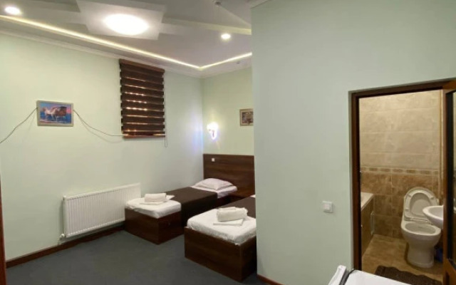 Parvina Hotel