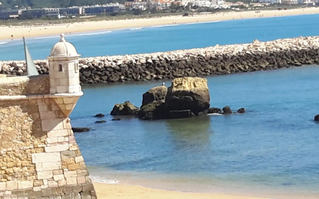 B10 - Top-Floor Bay View