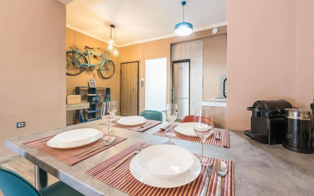 Stylish Luxury Apartment near Acropolis at Neos Kosmos metro station