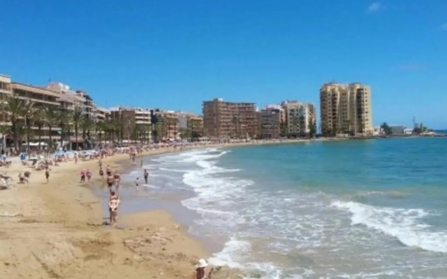 Cozy Holiday @ 3BR Apt Near Beach Promenade!