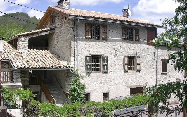 House With 4 Bedrooms in Thorame-basse, With Wonderful Mountain View,