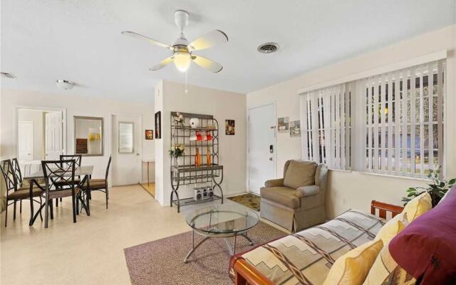 Venice Avalon Home - Three Bedroom Home