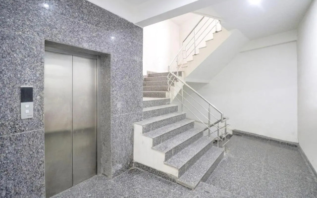 Collection O 79356 Mahavir Enclave