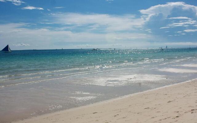 IL Mare Sakura Resort Boracay