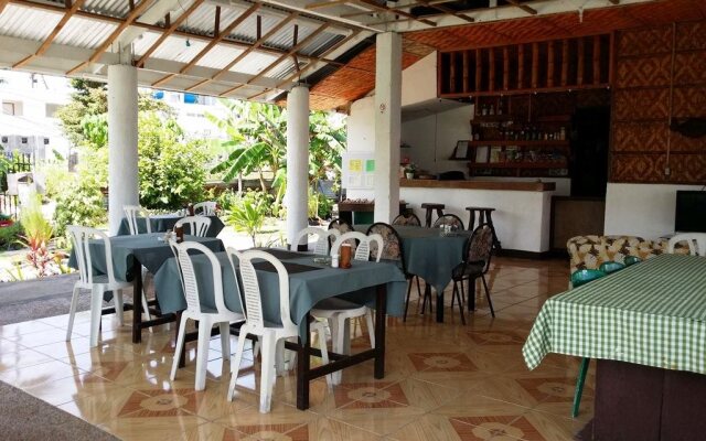 Mr. Kwiiz Lodging House and Restaurant