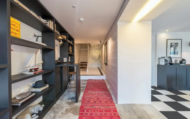 Miragaia Riverside Suites.