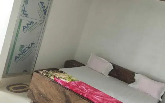 Oyo 702305 Hotel Rajeshwari Plaza