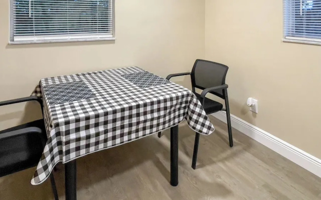 TriLuxe Inn & Studios