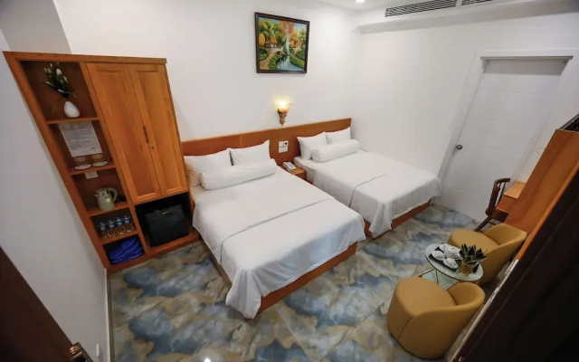 Ly Ly Hotel 2