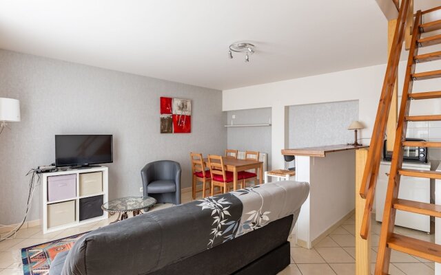 Picturesque Apartment in Bayeux with Private Courtyard