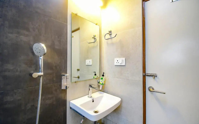 Fabhotel Stay Inn International