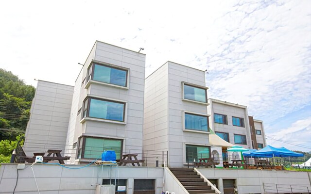 Chuncheon N.e. Park Pension