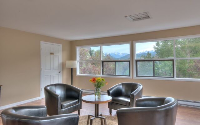 Estes Mountain Inn