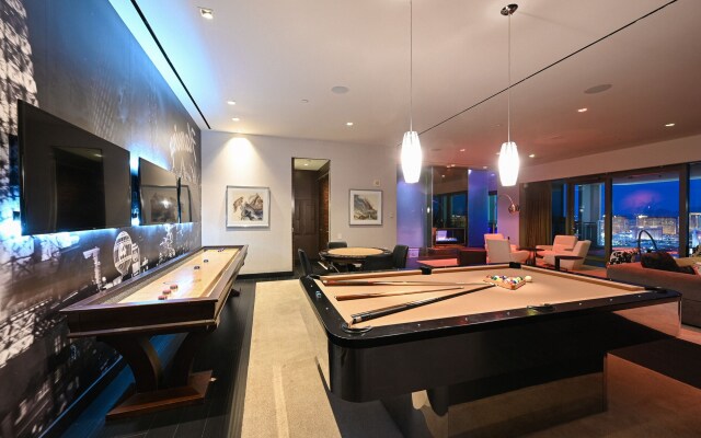 StripViewSuites at Palms Place