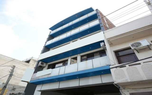 Motel Divine by OYO Rooms
