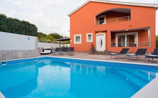 Holiday House Klaric