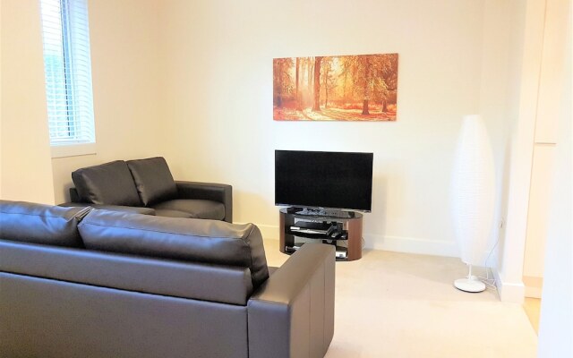 MK City Centre 2 Bed Serviced Apartment