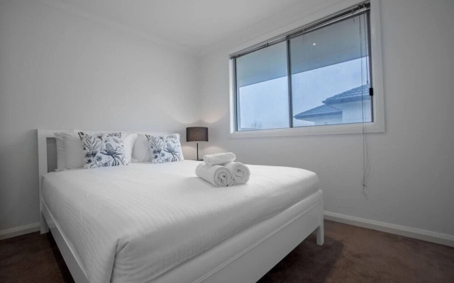 Superb Luxe 5BR House@point Cook Near Lake – Guest Rooms – Melbourne