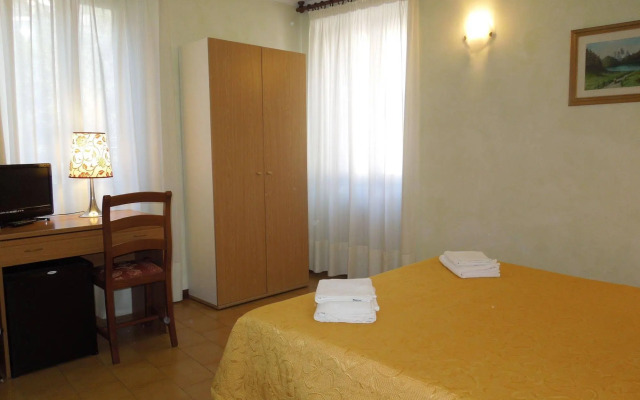 Bike Hotel Touring Gardone Riviera & Wellness