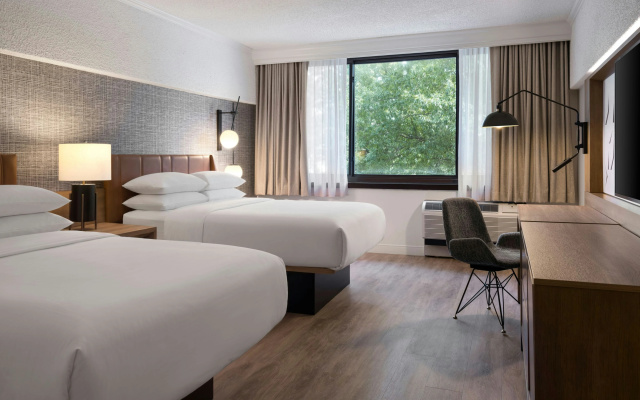 Sheraton Pentagon City Hotel - Image 7