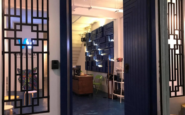 White Wall Poshtel - Hostel