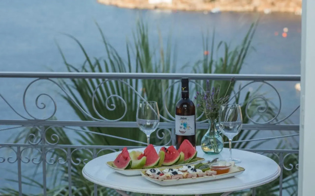 Niriides Hotel & Apartments