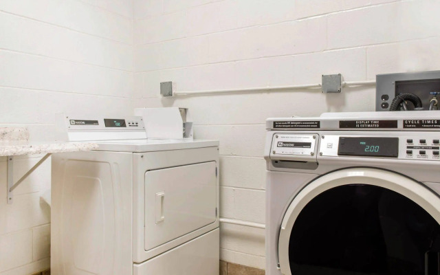 Quality Inn & Suites Zanesville City Center