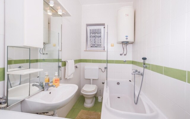 Nice Apartment in Senj With 2 Bedrooms