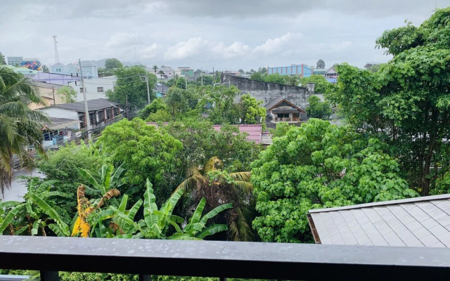 Thip Thip Hotel