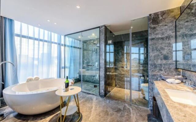 Cozy Home Rooftop Scenic Hotel (Guilin Two Rivers And Four Lakes Elephant Trunk Hill)