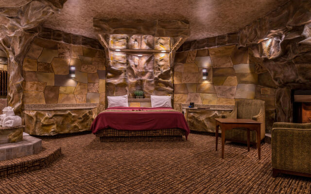 Inn of the Dove Romantic Suites with Jetted Tub & Fireplace