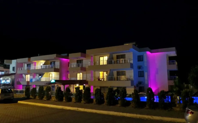 Murat Apart